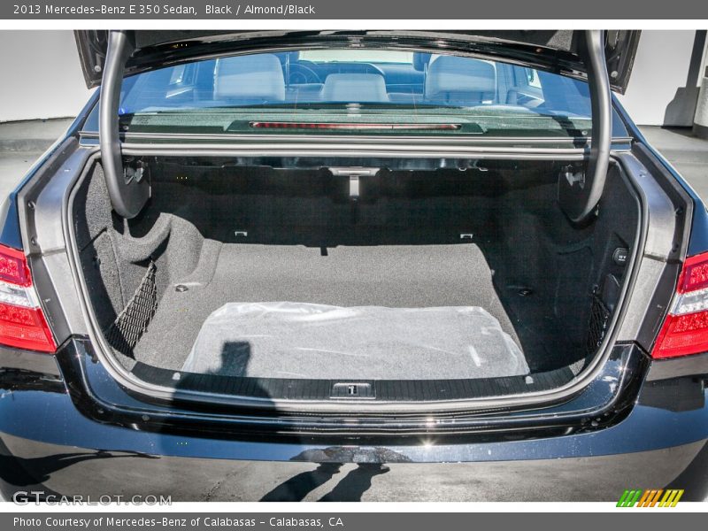  2013 E 350 Sedan Trunk