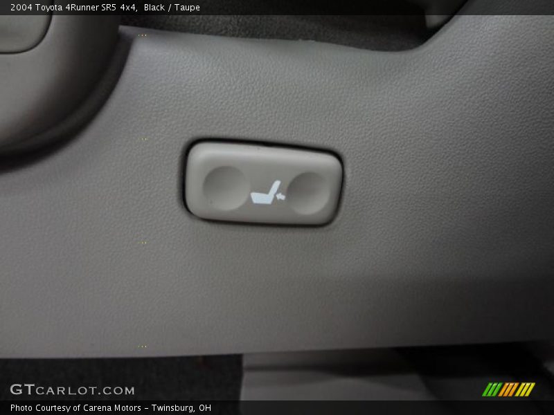 Black / Taupe 2004 Toyota 4Runner SR5 4x4