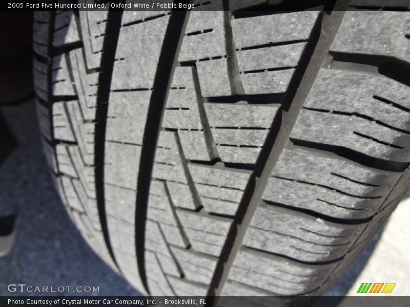 Oxford White / Pebble Beige 2005 Ford Five Hundred Limited
