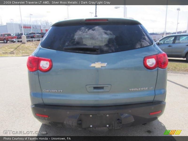 Silver Moss Metallic / Dark Gray/Light Gray 2009 Chevrolet Traverse LT AWD