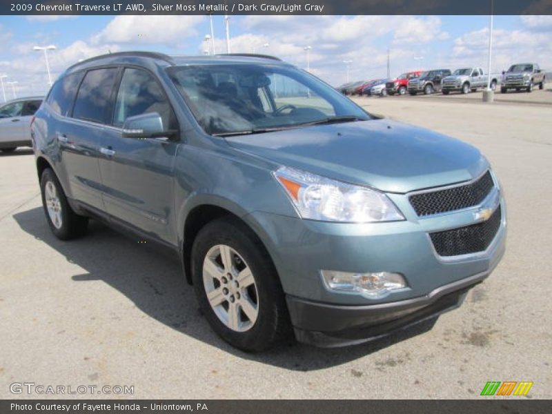 Front 3/4 View of 2009 Traverse LT AWD