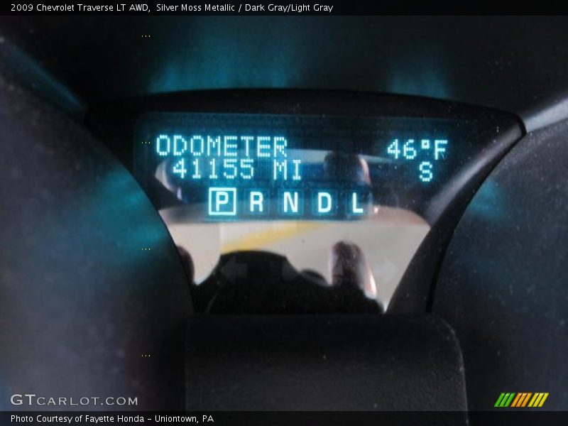Silver Moss Metallic / Dark Gray/Light Gray 2009 Chevrolet Traverse LT AWD