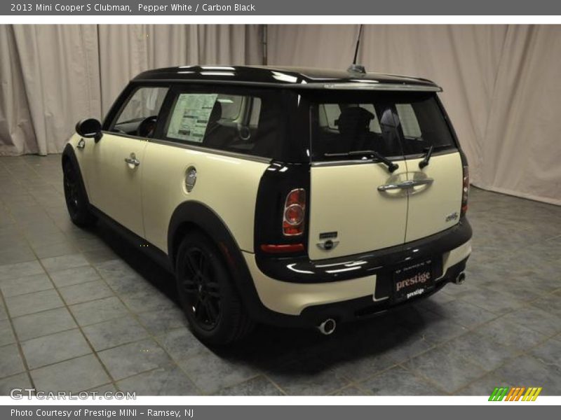 Pepper White / Carbon Black 2013 Mini Cooper S Clubman