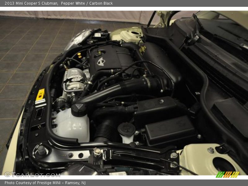 Pepper White / Carbon Black 2013 Mini Cooper S Clubman
