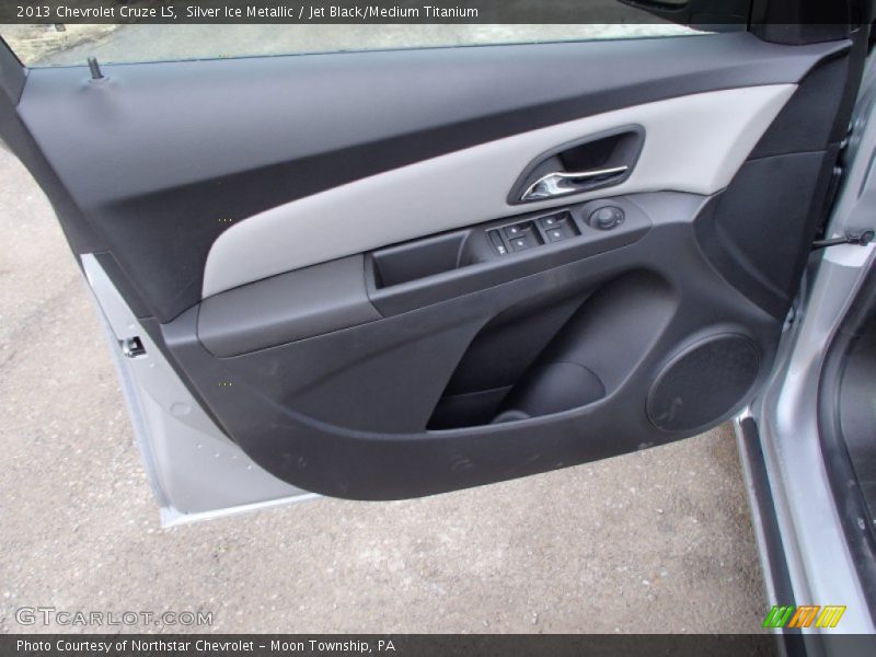 Silver Ice Metallic / Jet Black/Medium Titanium 2013 Chevrolet Cruze LS