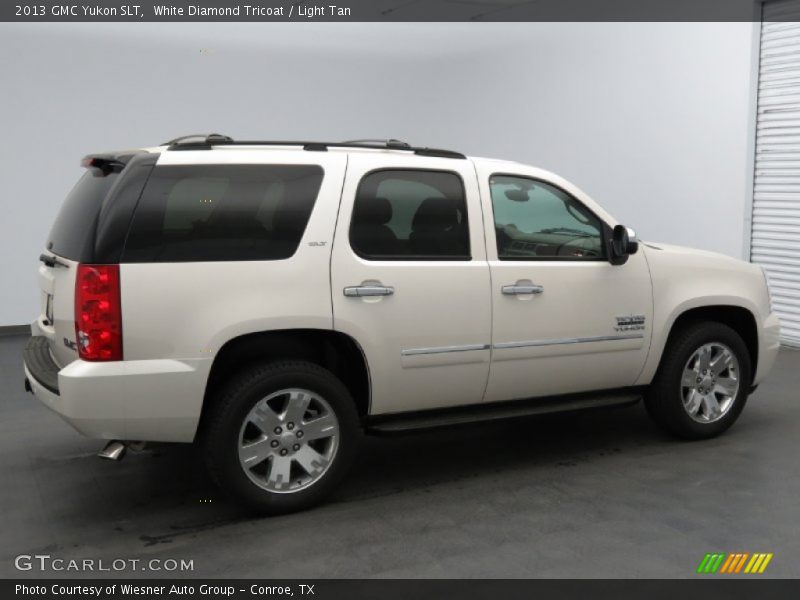 White Diamond Tricoat / Light Tan 2013 GMC Yukon SLT