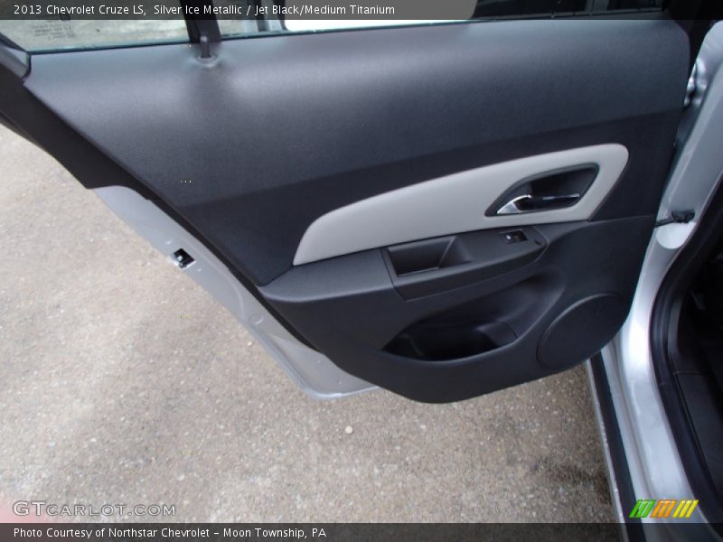 Silver Ice Metallic / Jet Black/Medium Titanium 2013 Chevrolet Cruze LS