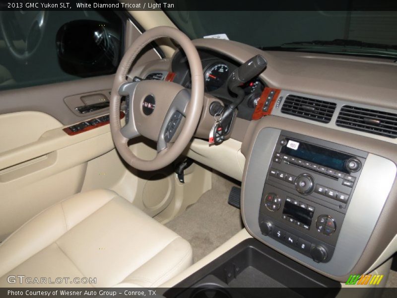White Diamond Tricoat / Light Tan 2013 GMC Yukon SLT