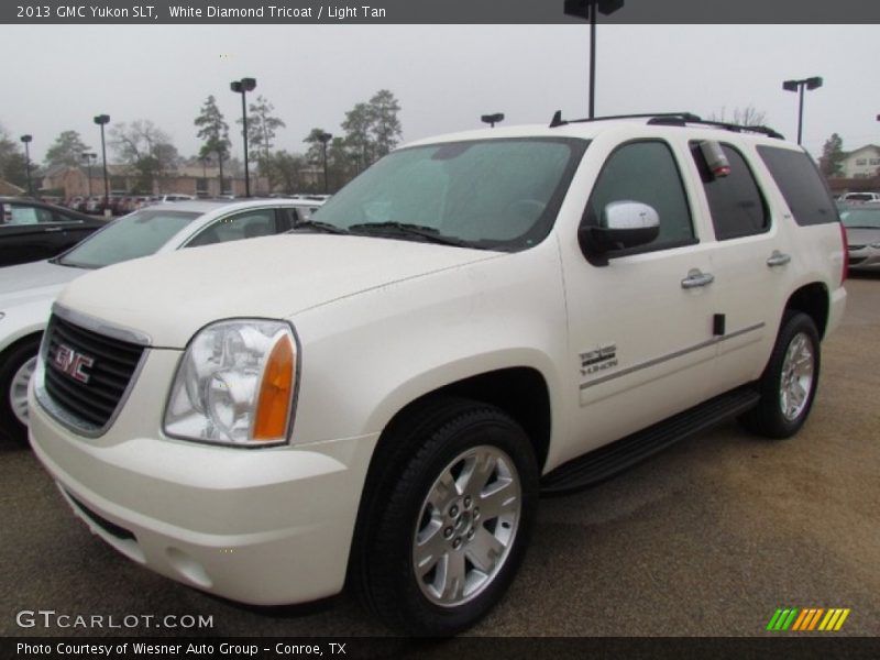White Diamond Tricoat / Light Tan 2013 GMC Yukon SLT