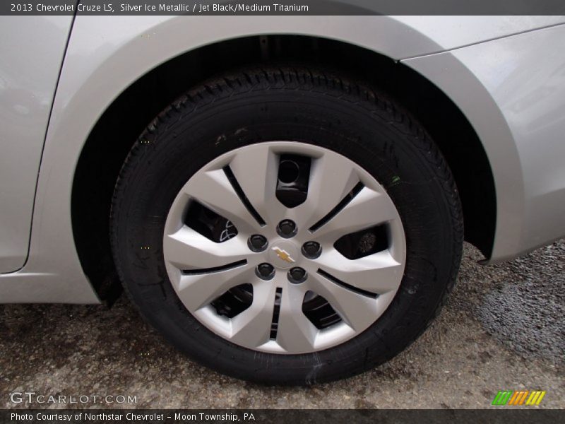 Silver Ice Metallic / Jet Black/Medium Titanium 2013 Chevrolet Cruze LS