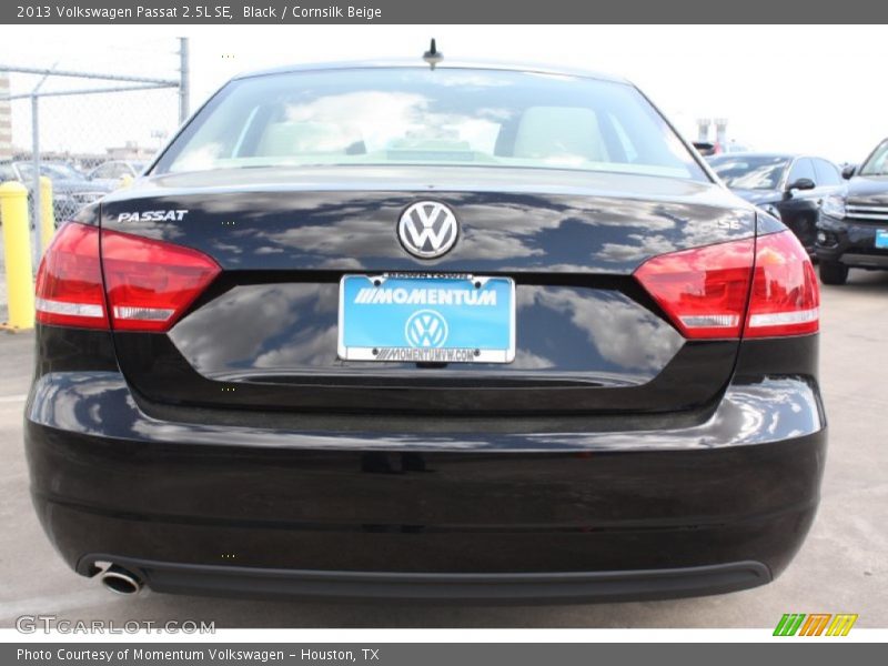 Black / Cornsilk Beige 2013 Volkswagen Passat 2.5L SE