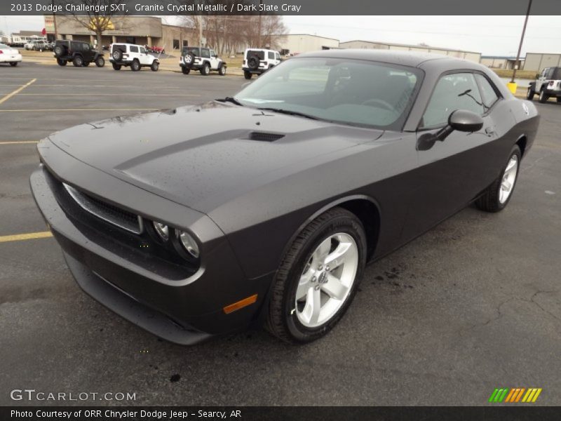 Front 3/4 View of 2013 Challenger SXT