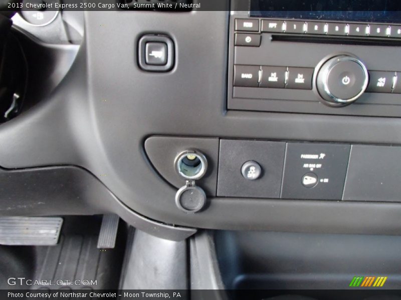 Summit White / Neutral 2013 Chevrolet Express 2500 Cargo Van