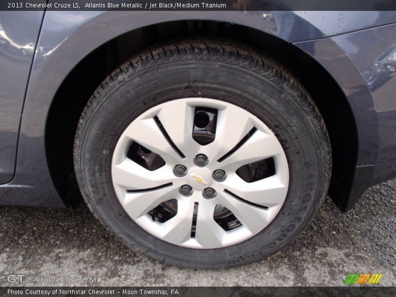 Atlantis Blue Metallic / Jet Black/Medium Titanium 2013 Chevrolet Cruze LS