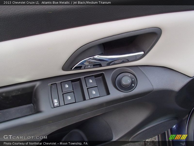 Atlantis Blue Metallic / Jet Black/Medium Titanium 2013 Chevrolet Cruze LS