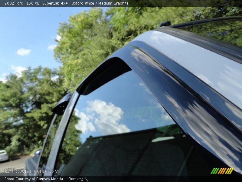 Oxford White / Medium Graphite 2002 Ford F150 XLT SuperCab 4x4