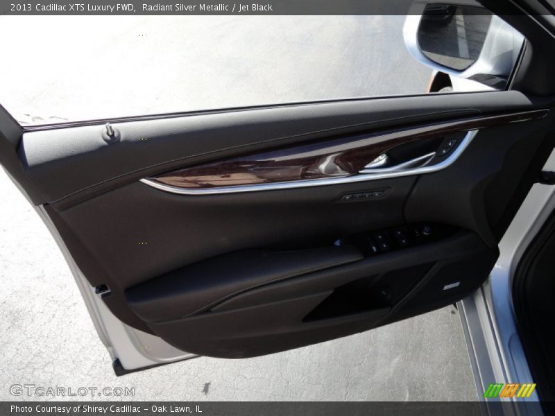 Radiant Silver Metallic / Jet Black 2013 Cadillac XTS Luxury FWD