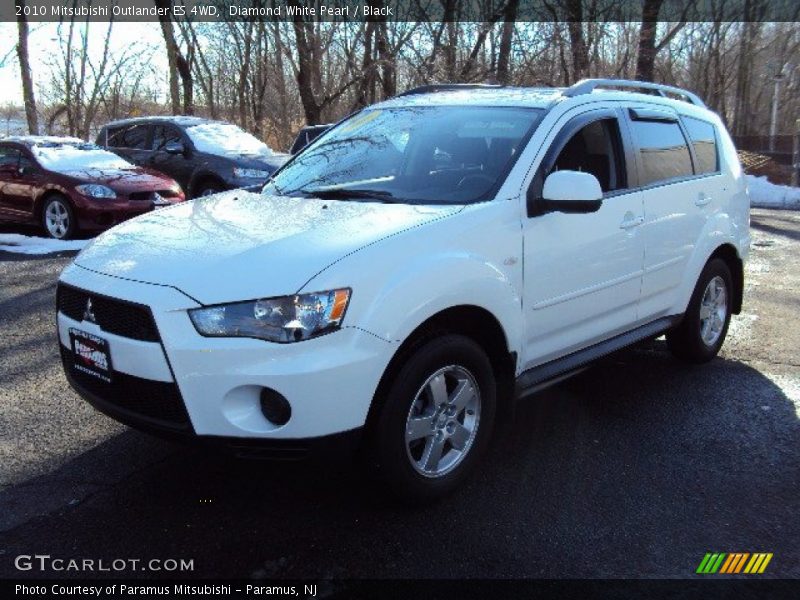 Diamond White Pearl / Black 2010 Mitsubishi Outlander ES 4WD