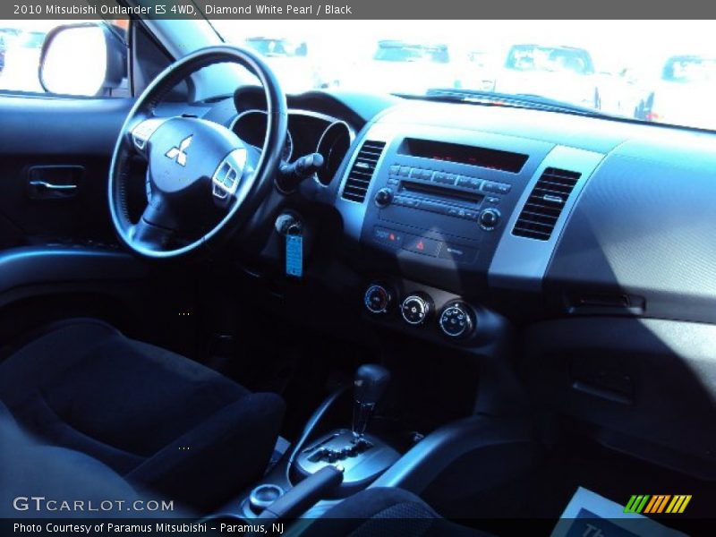 Diamond White Pearl / Black 2010 Mitsubishi Outlander ES 4WD