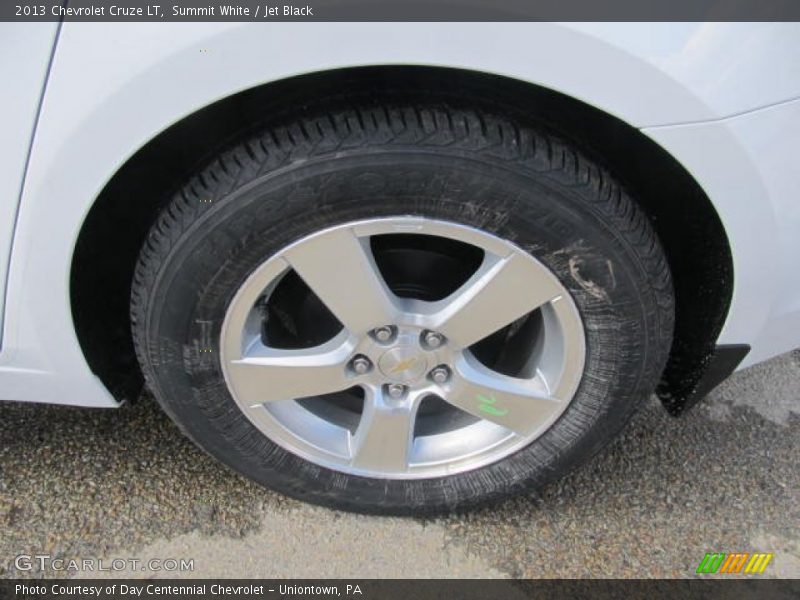 Summit White / Jet Black 2013 Chevrolet Cruze LT