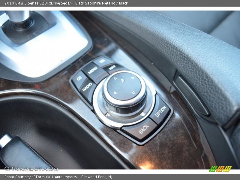 Controls of 2010 5 Series 528i xDrive Sedan