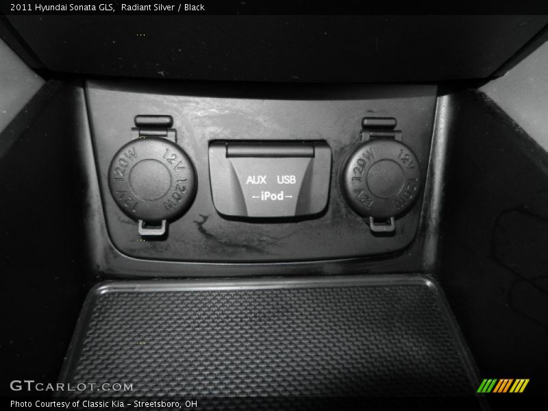 Radiant Silver / Black 2011 Hyundai Sonata GLS