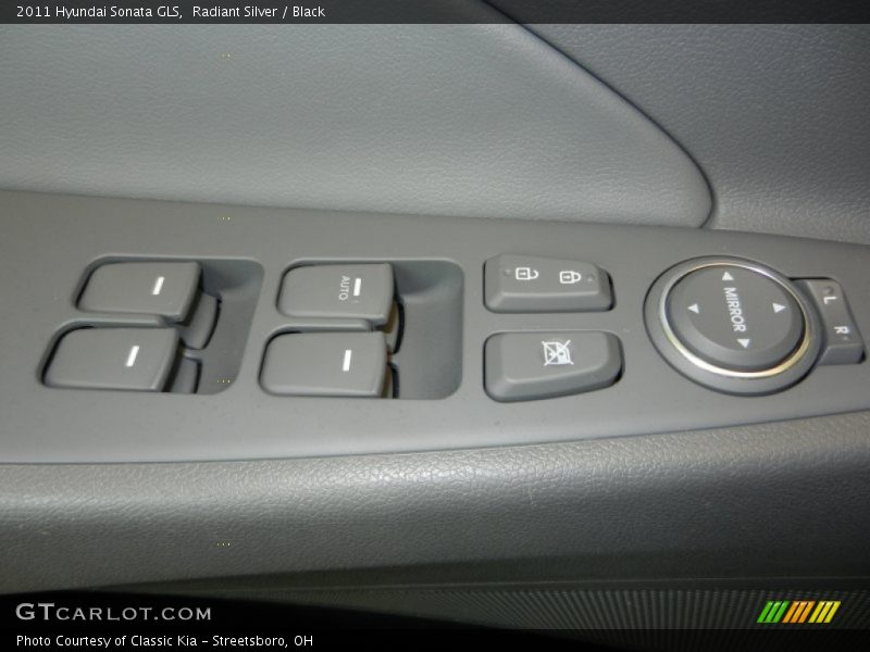 Radiant Silver / Black 2011 Hyundai Sonata GLS