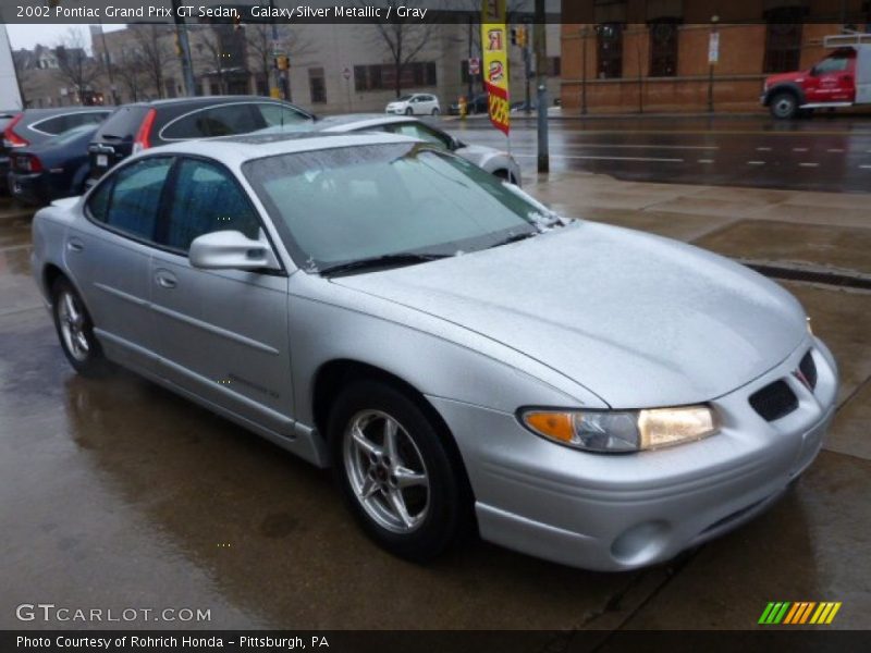 Front 3/4 View of 2002 Grand Prix GT Sedan