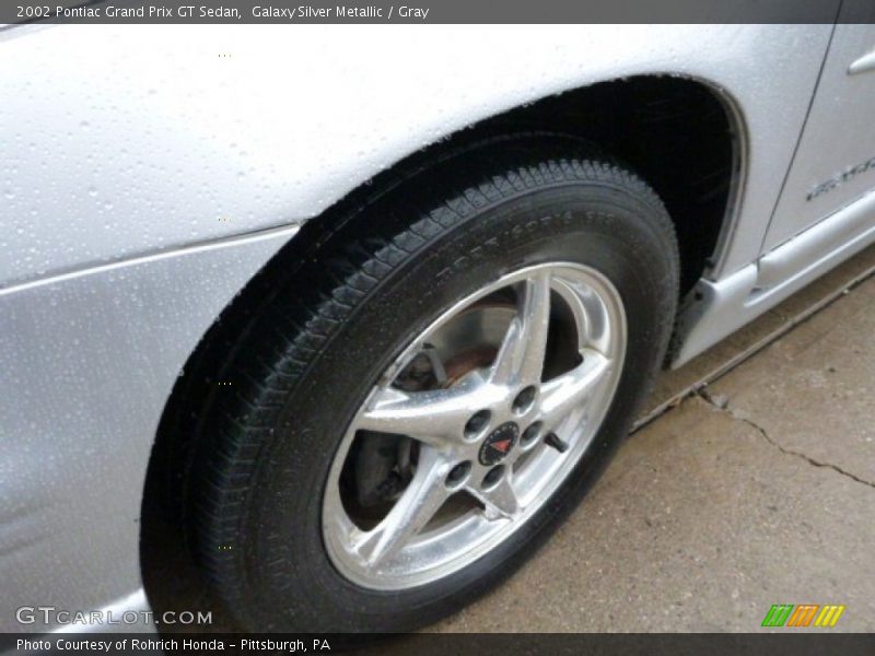 Galaxy Silver Metallic / Gray 2002 Pontiac Grand Prix GT Sedan