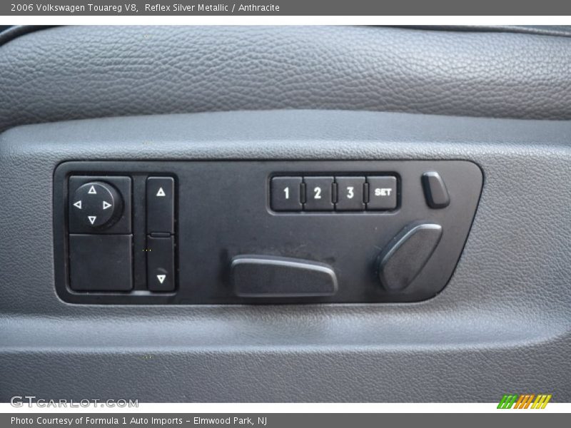 Reflex Silver Metallic / Anthracite 2006 Volkswagen Touareg V8