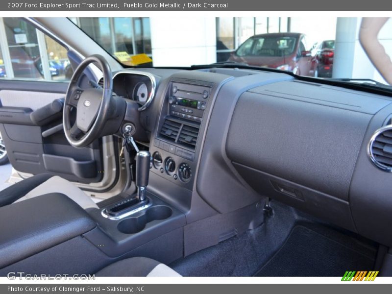 Dashboard of 2007 Explorer Sport Trac Limited