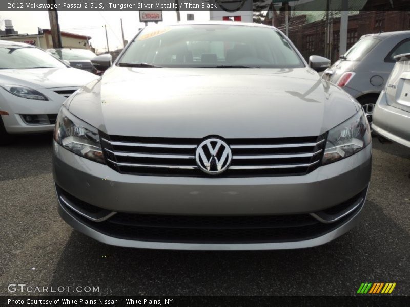 Tungsten Silver Metallic / Titan Black 2012 Volkswagen Passat 2.5L S