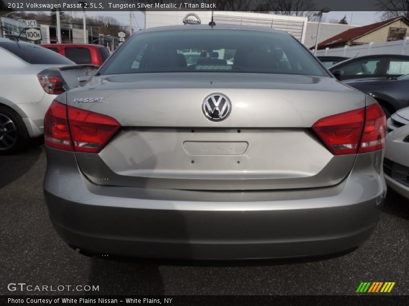 Tungsten Silver Metallic / Titan Black 2012 Volkswagen Passat 2.5L S