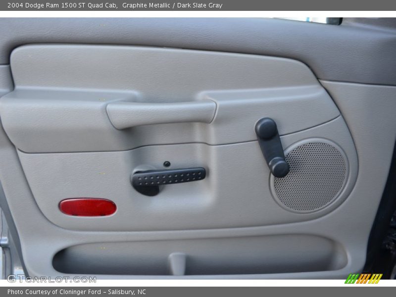 Graphite Metallic / Dark Slate Gray 2004 Dodge Ram 1500 ST Quad Cab