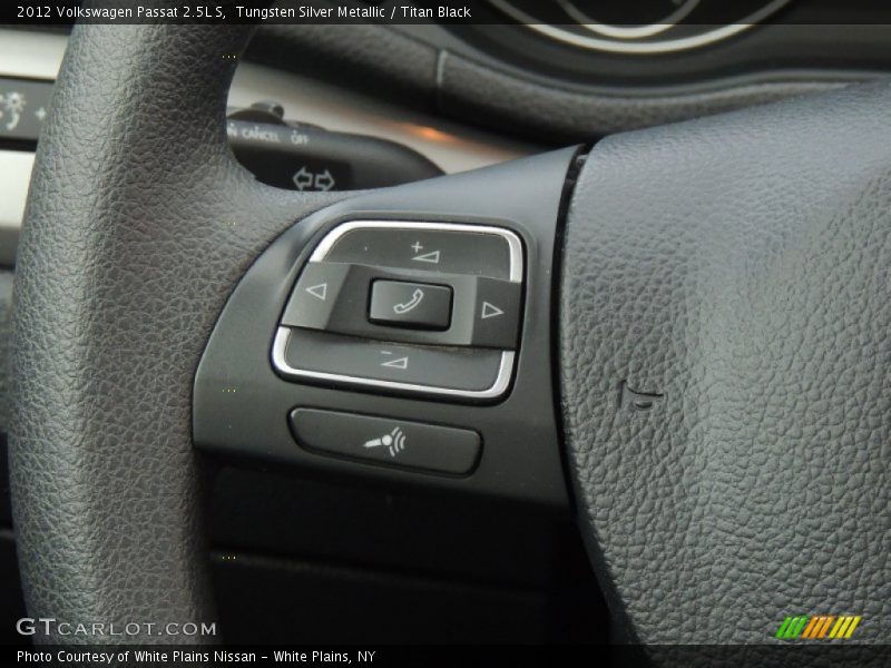 Tungsten Silver Metallic / Titan Black 2012 Volkswagen Passat 2.5L S