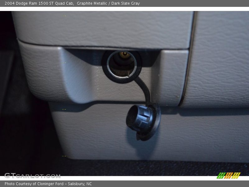 Graphite Metallic / Dark Slate Gray 2004 Dodge Ram 1500 ST Quad Cab