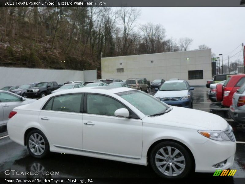 Blizzard White Pearl / Ivory 2011 Toyota Avalon Limited