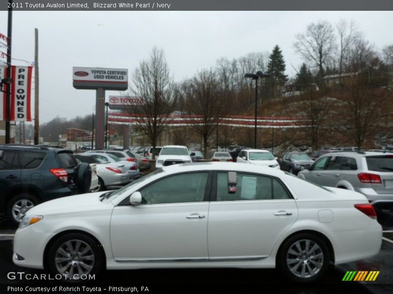 Blizzard White Pearl / Ivory 2011 Toyota Avalon Limited