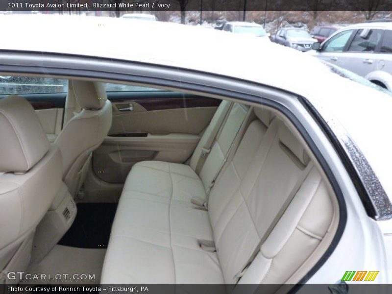 Blizzard White Pearl / Ivory 2011 Toyota Avalon Limited