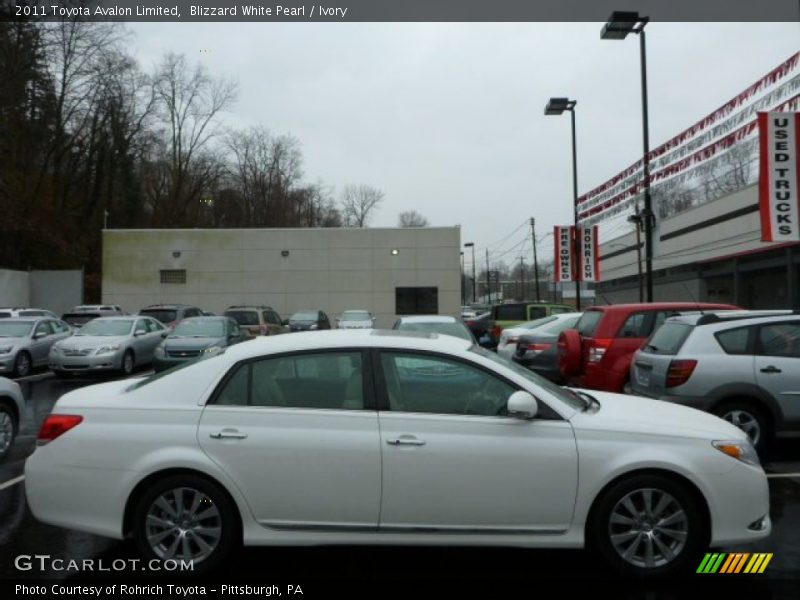Blizzard White Pearl / Ivory 2011 Toyota Avalon Limited
