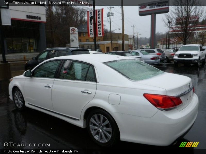 Blizzard White Pearl / Ivory 2011 Toyota Avalon Limited