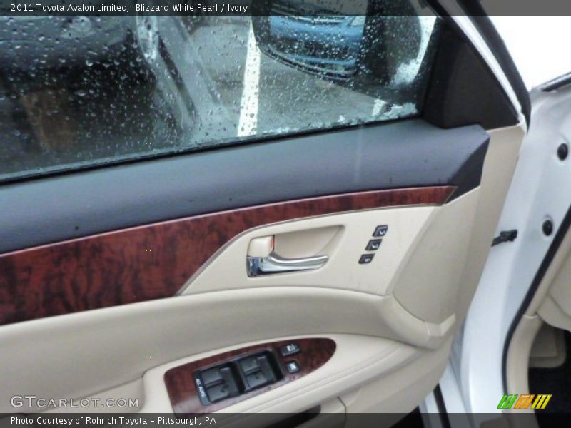 Blizzard White Pearl / Ivory 2011 Toyota Avalon Limited