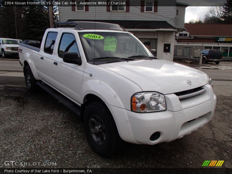 Front 3/4 View of 2004 Frontier XE V6 Crew Cab 4x4