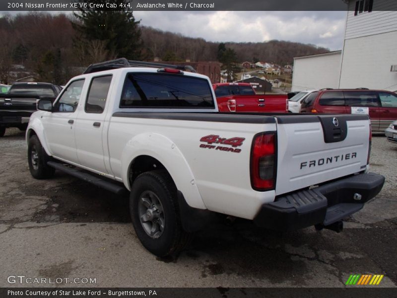 Avalanche White / Charcoal 2004 Nissan Frontier XE V6 Crew Cab 4x4