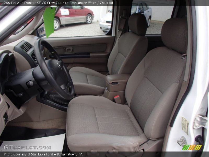 Avalanche White / Charcoal 2004 Nissan Frontier XE V6 Crew Cab 4x4