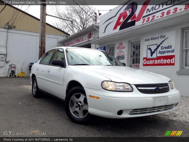 Summit White / Gray 2005 Chevrolet Classic