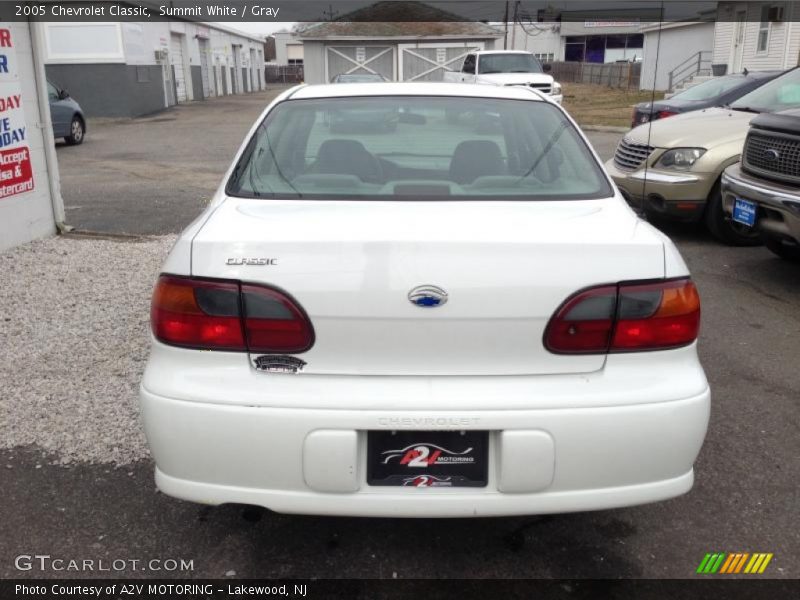 Summit White / Gray 2005 Chevrolet Classic