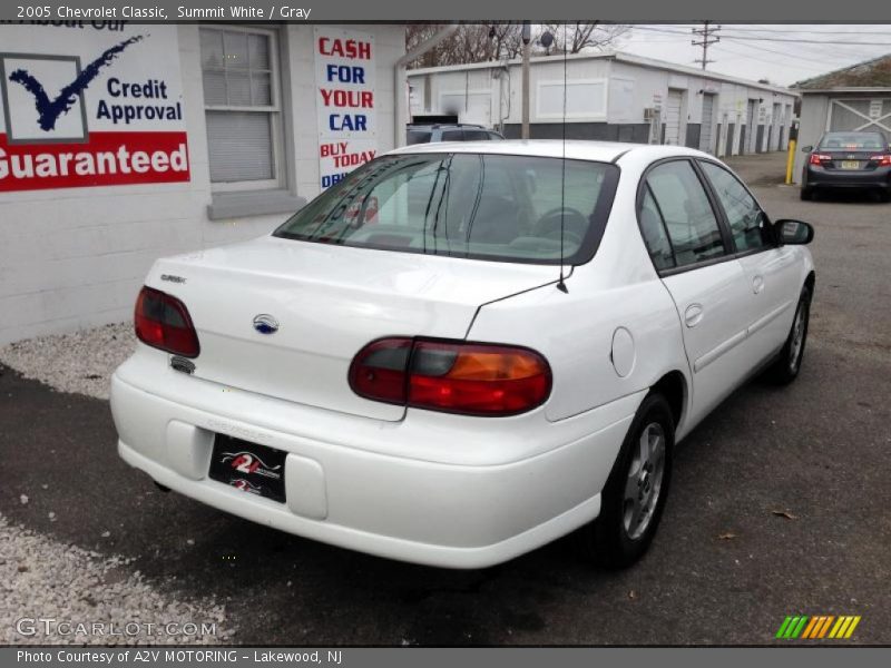Summit White / Gray 2005 Chevrolet Classic