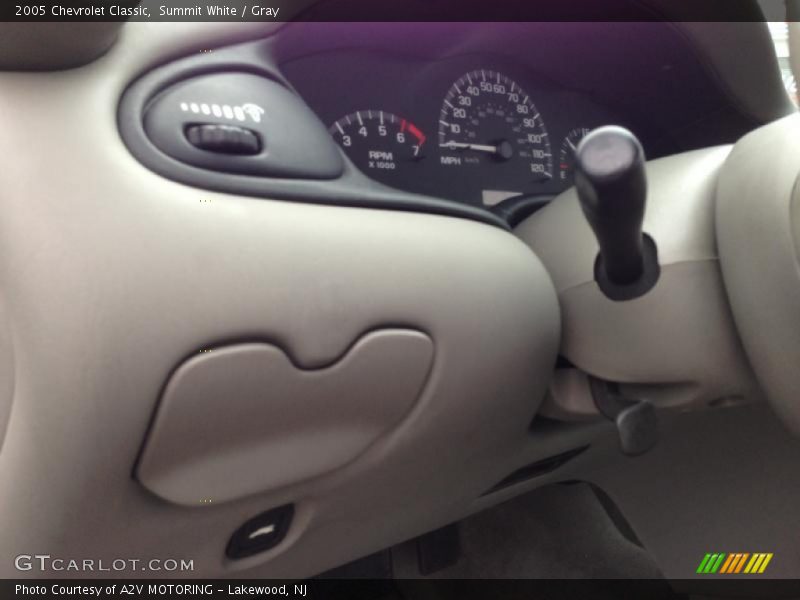 Summit White / Gray 2005 Chevrolet Classic