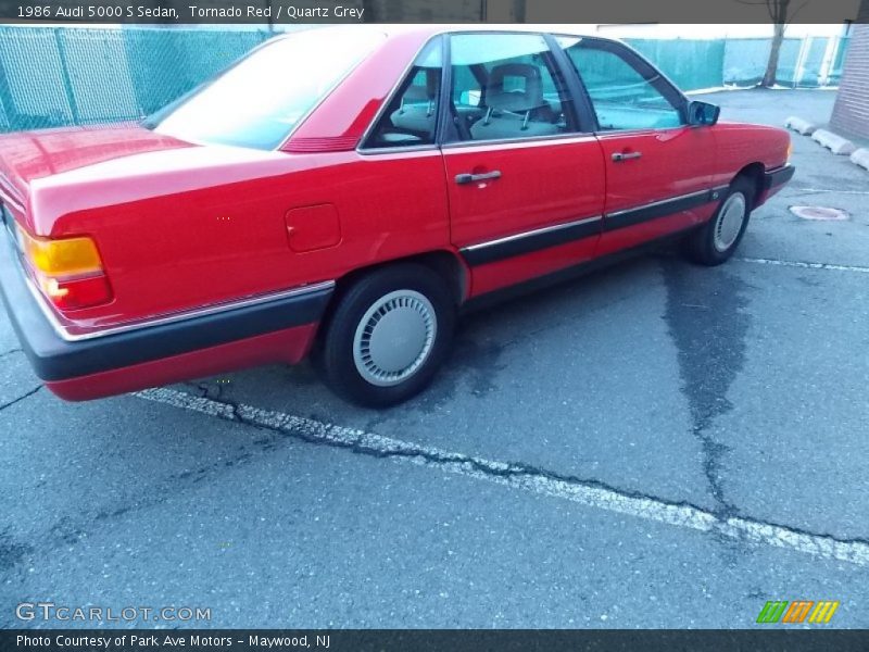 Tornado Red / Quartz Grey 1986 Audi 5000 S Sedan